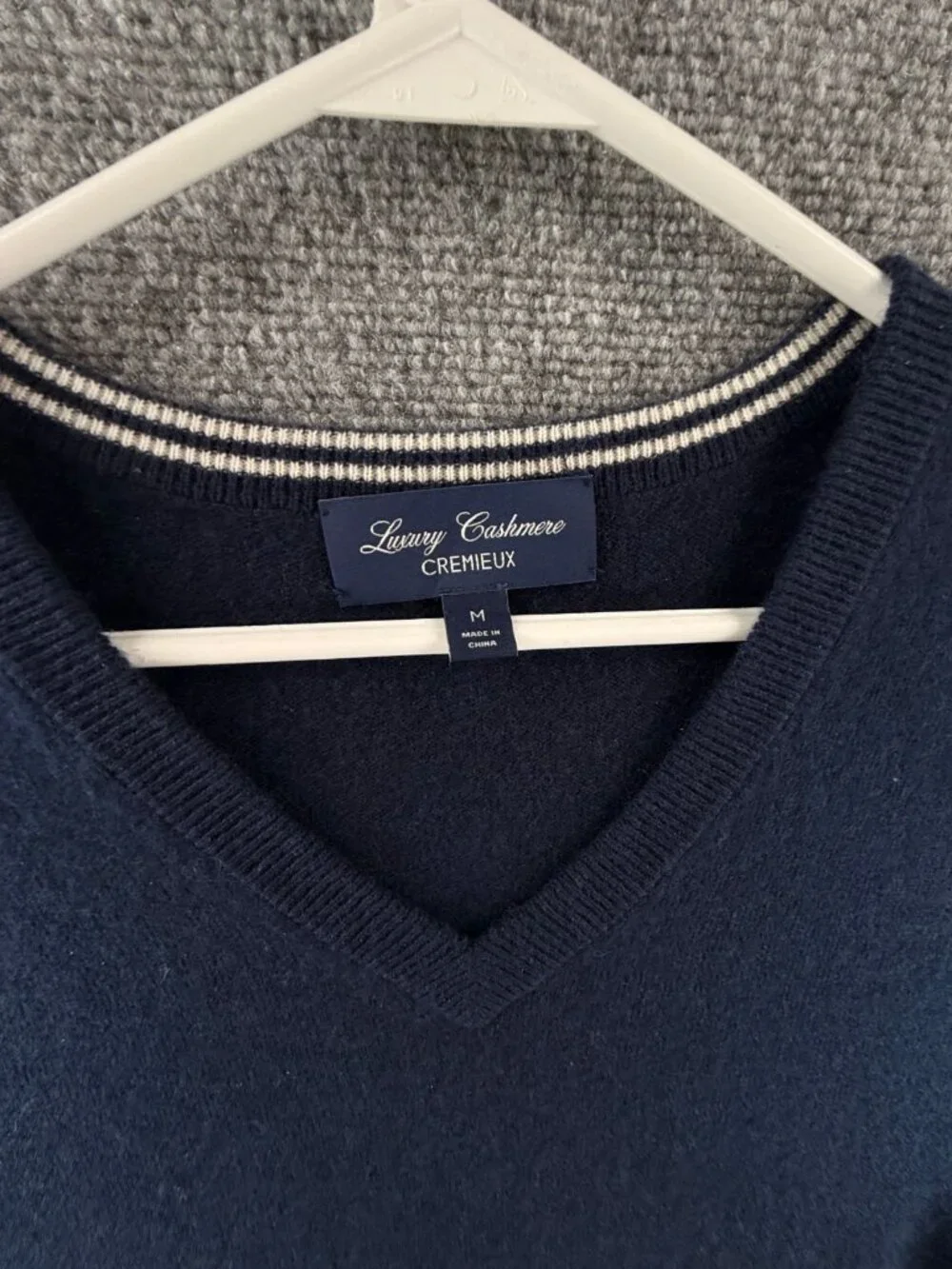 Daniel Cremieux Luxury Cashmere V Neck Knit Navy Blue Pullover Sweater Soft Med
